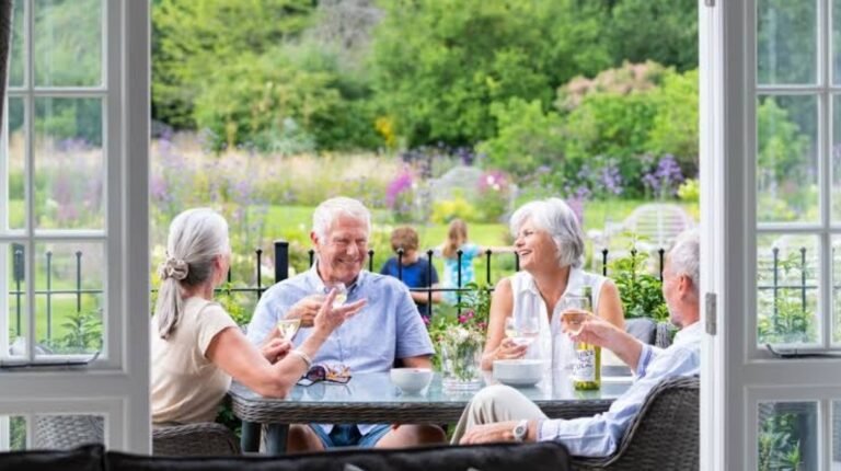 Retirement Living: Benefits and Lifestyle Tips